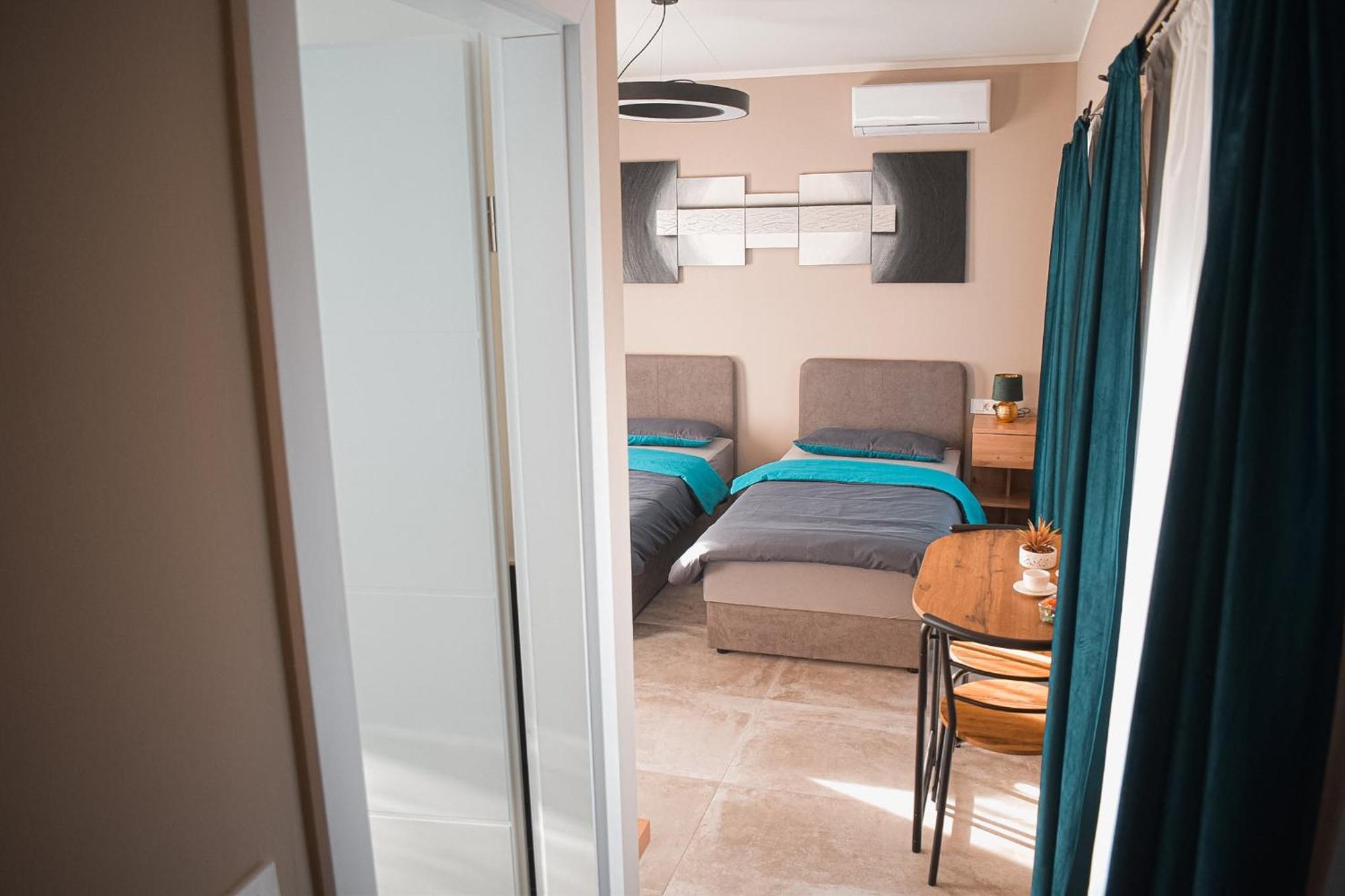 Apartments Jelovic Sinj Exterior foto