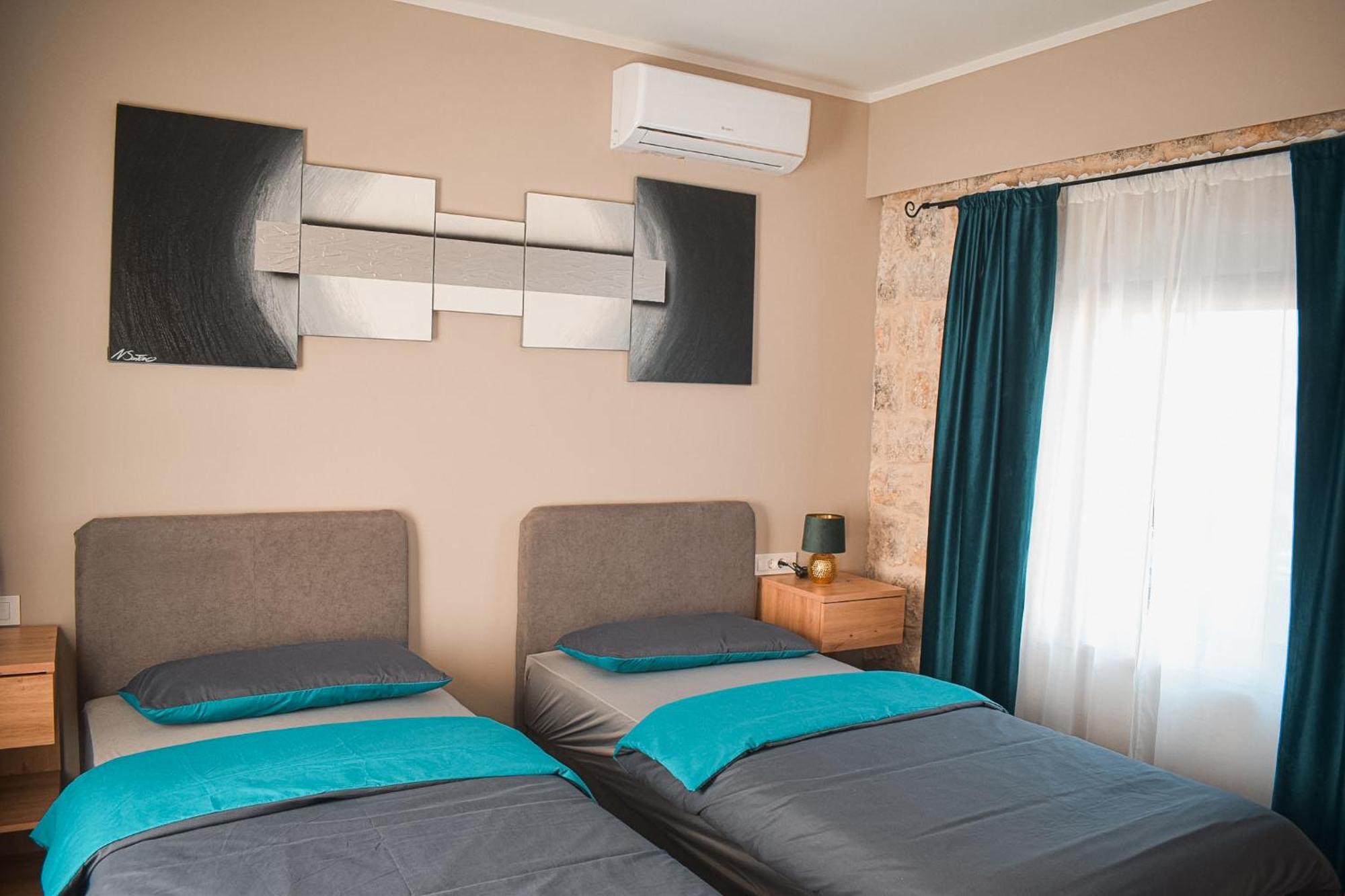 Apartments Jelovic Sinj Exterior foto
